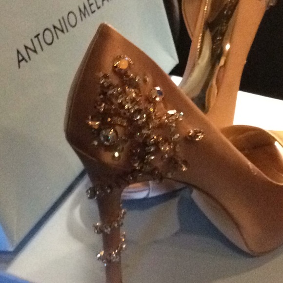 Shoes - Picture 2 of 4